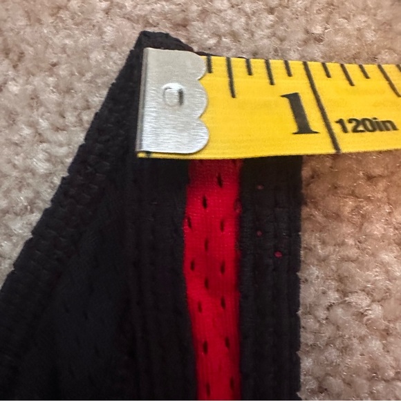 Under Armor Texas Tech Red Black Mesh Jersey Kliff Kingsbury Heart Womens Medium - Picture 9 of 9